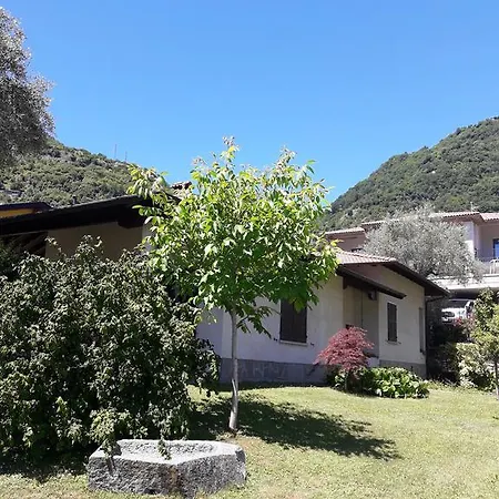Lago E Ulivi Оссуччо